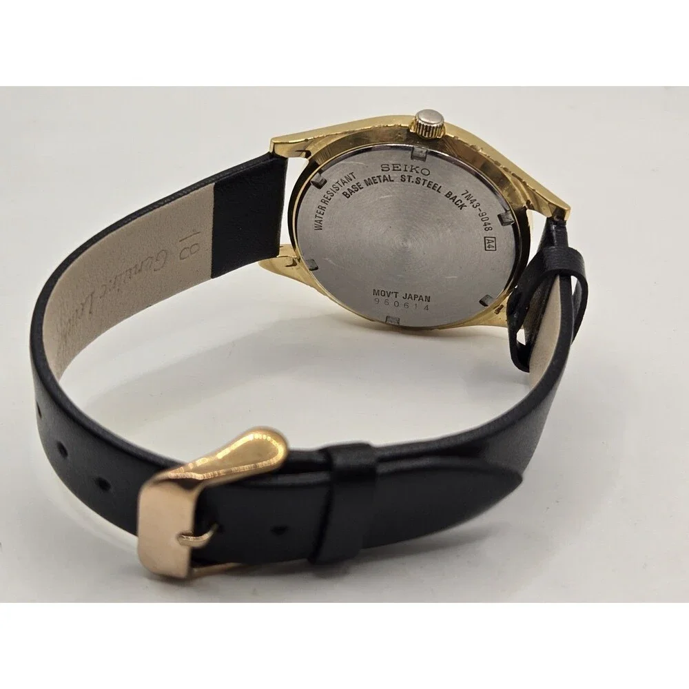 Seiko 7N43-8A99 Quartz Day/Date Vintage Men’s Watch. New Leather Band + Batt.